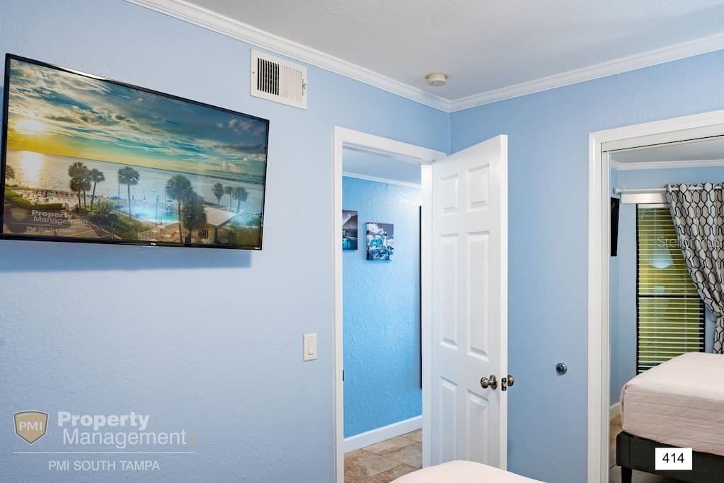 2506 N ROCKY POINT DR #414 — photo 8