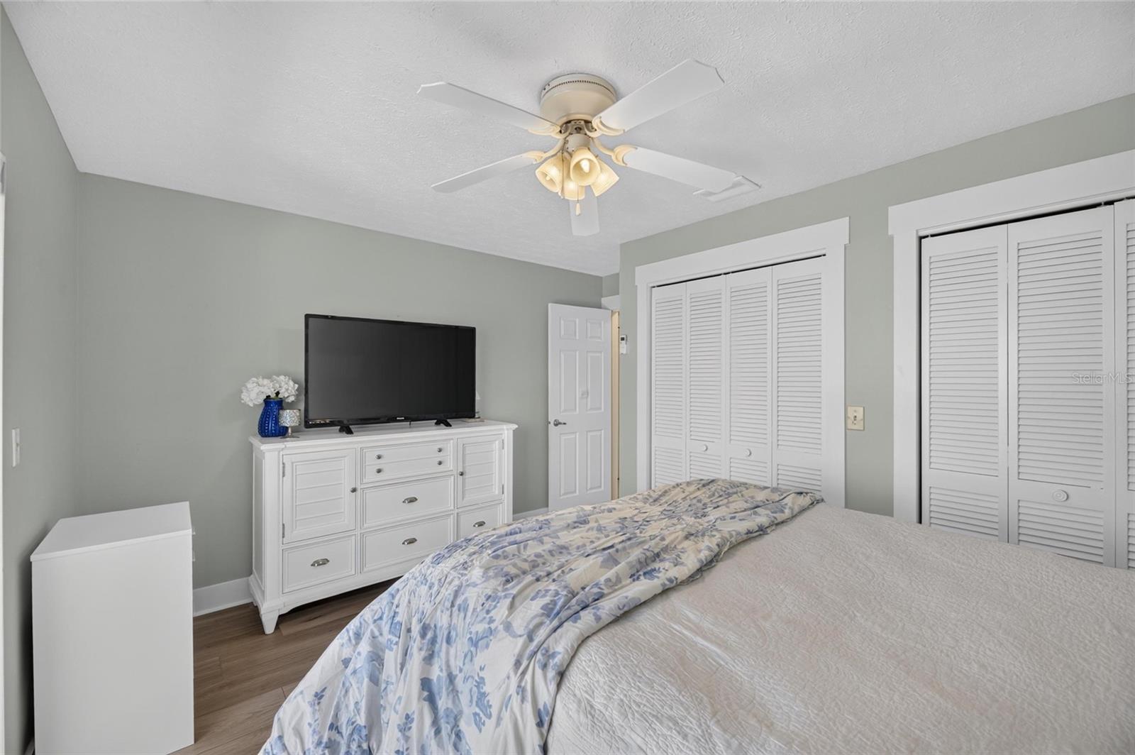 923 GOLF ISLAND DR — photo 37