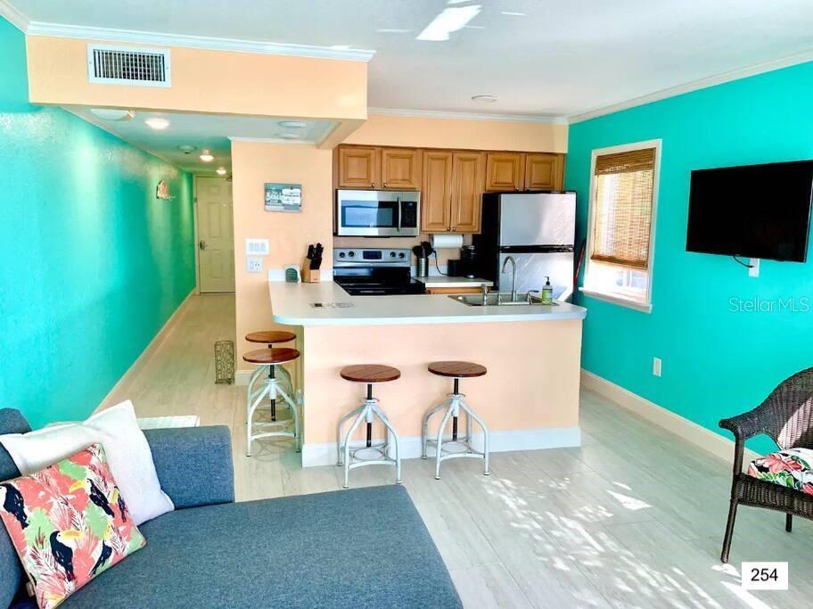 2506 N ROCKY POINT DR #254 — photo 2