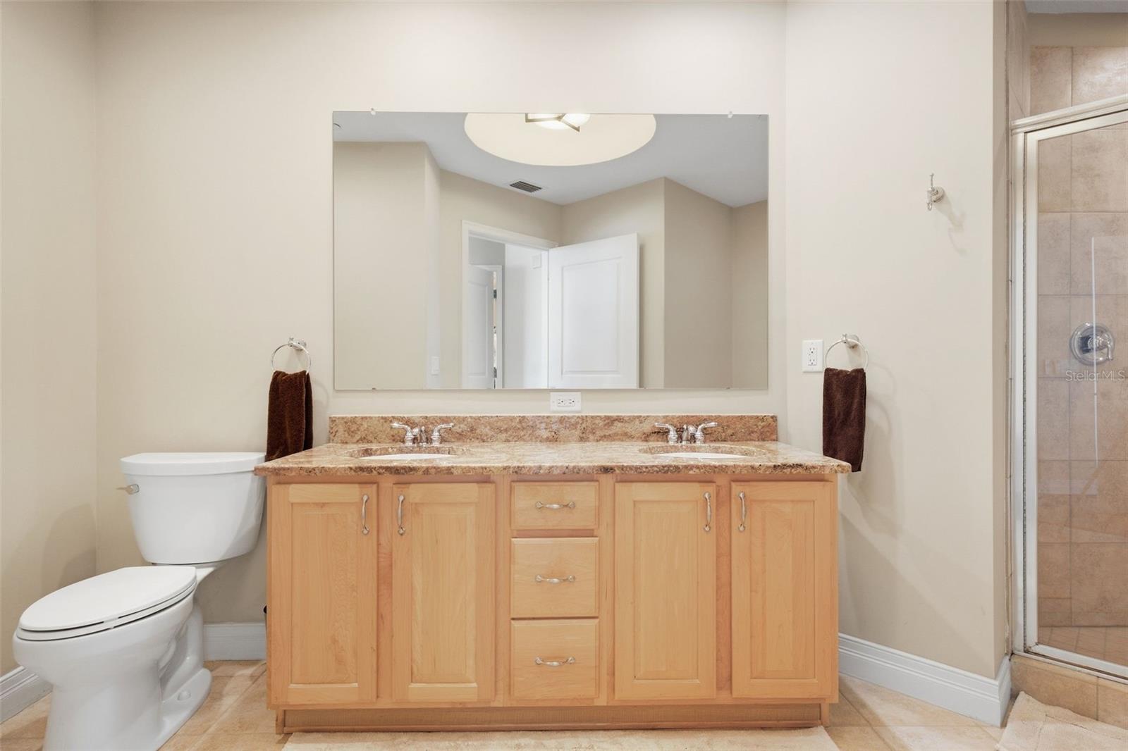 1209 E CUMBERLAND AVE #2005 — photo 27