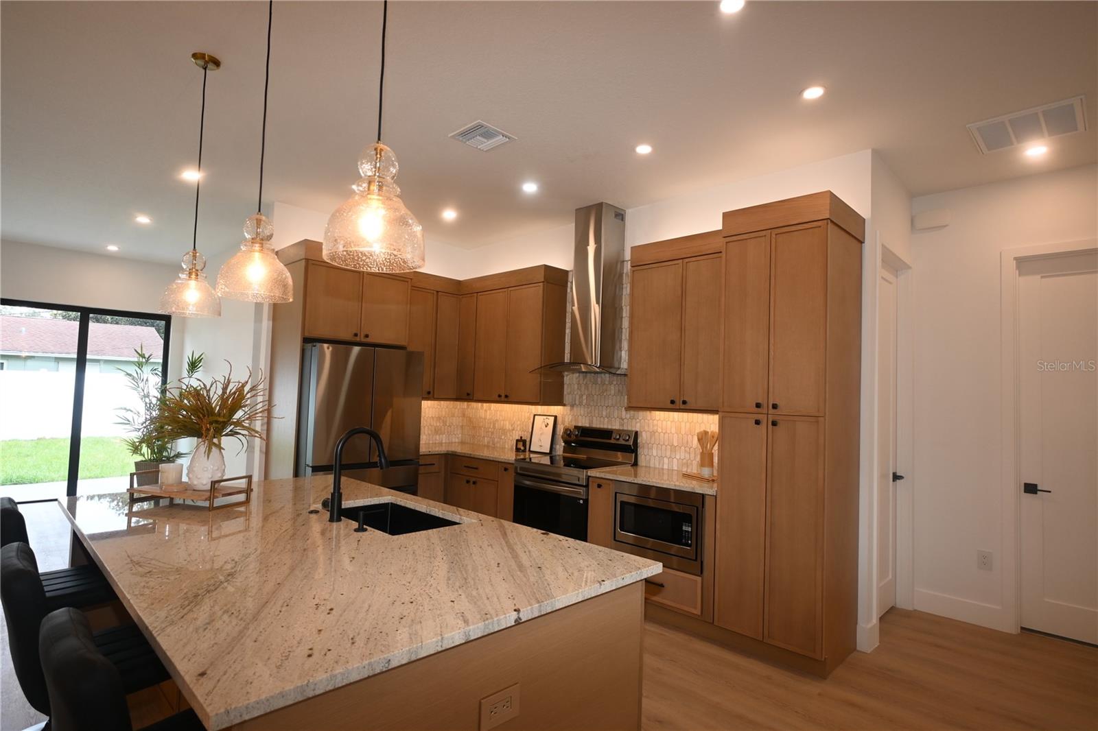 1103 ALPINE DR — photo 6