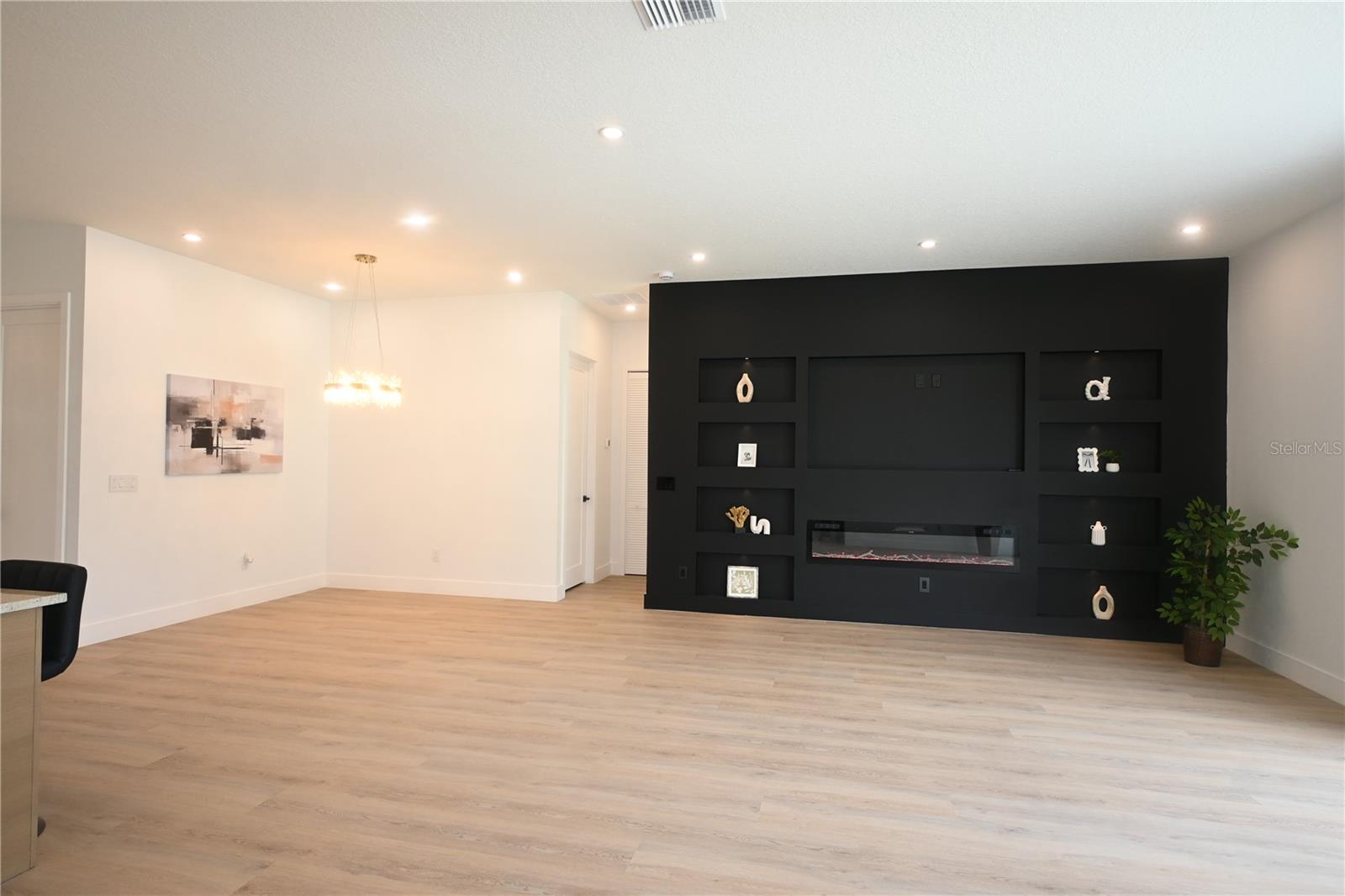 1103 ALPINE DR — photo 9