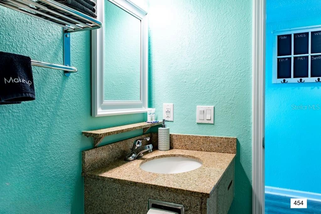 2506 N ROCKY POINT DR #454 — photo 12