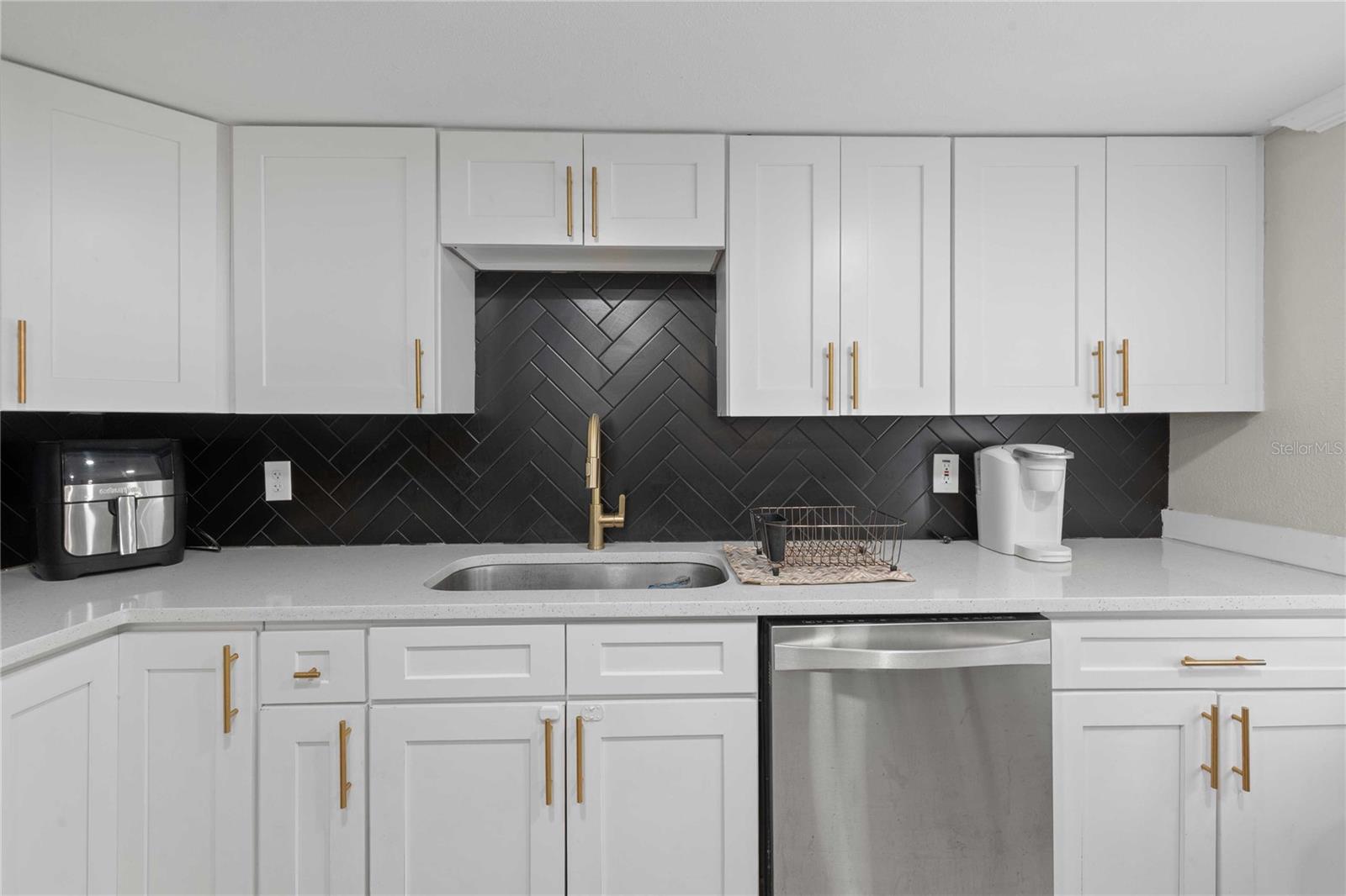 6833 FLICKER LN — photo 24