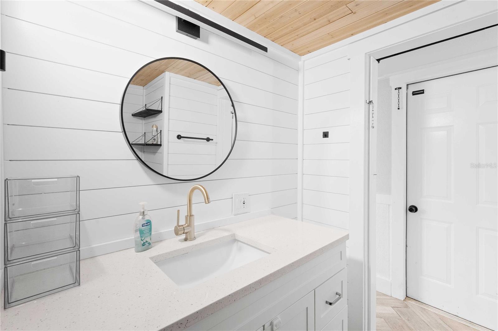 6833 FLICKER LN — photo 34