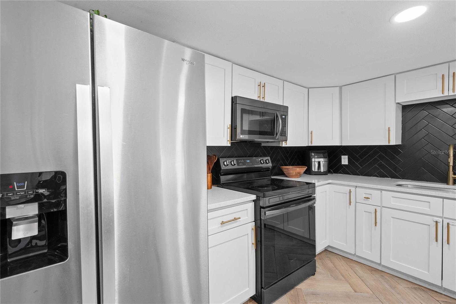 6833 FLICKER LN — photo 22