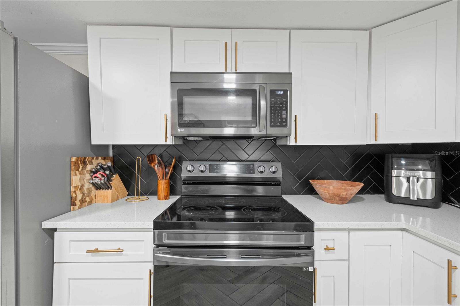 6833 FLICKER LN — photo 23