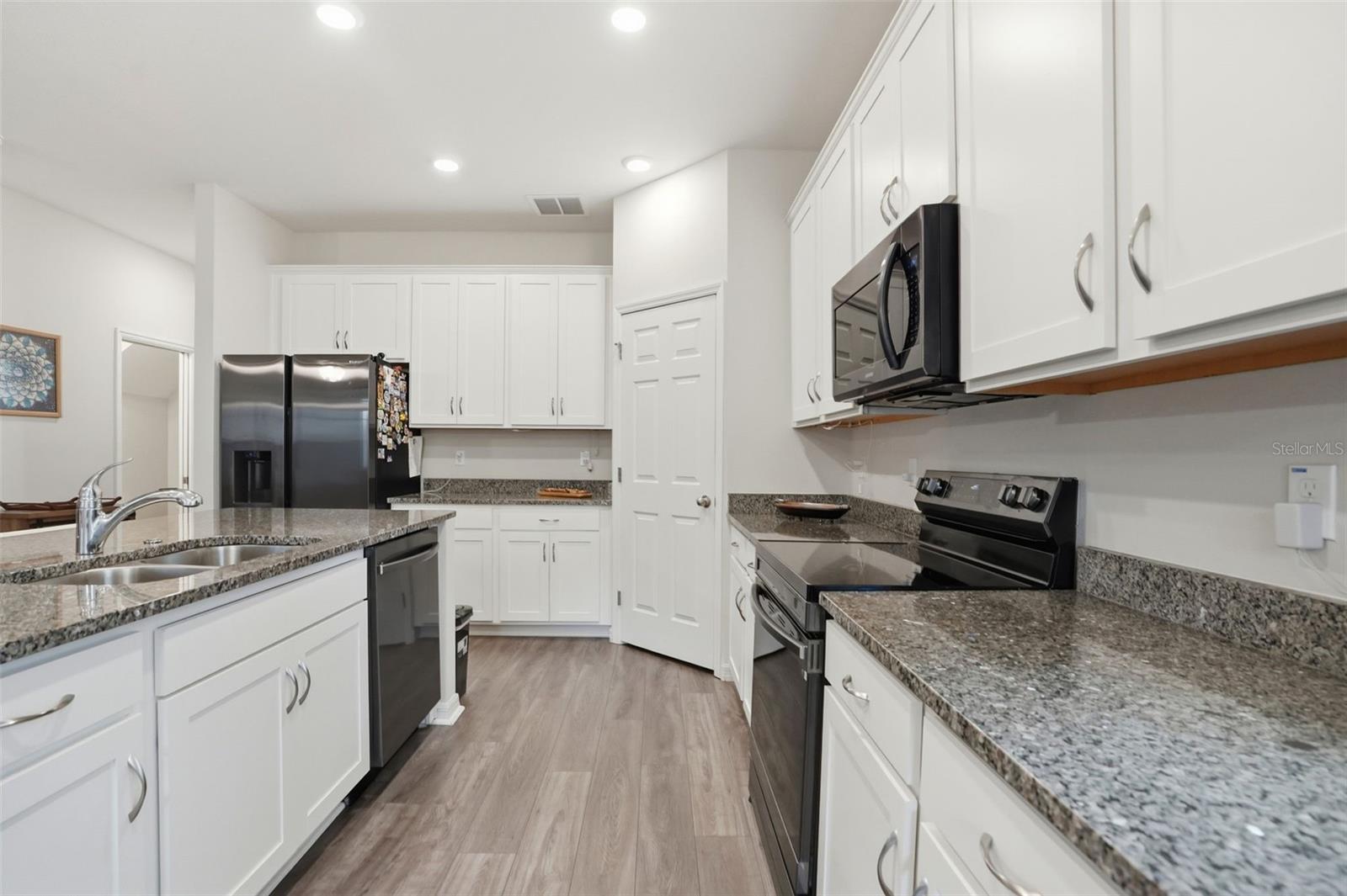4997 AVALON PARK BLVD — photo 16