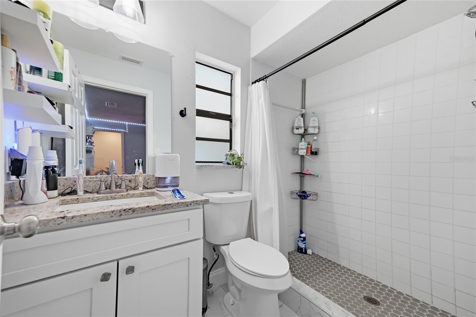 9407 N 21ST ST — photo 15
