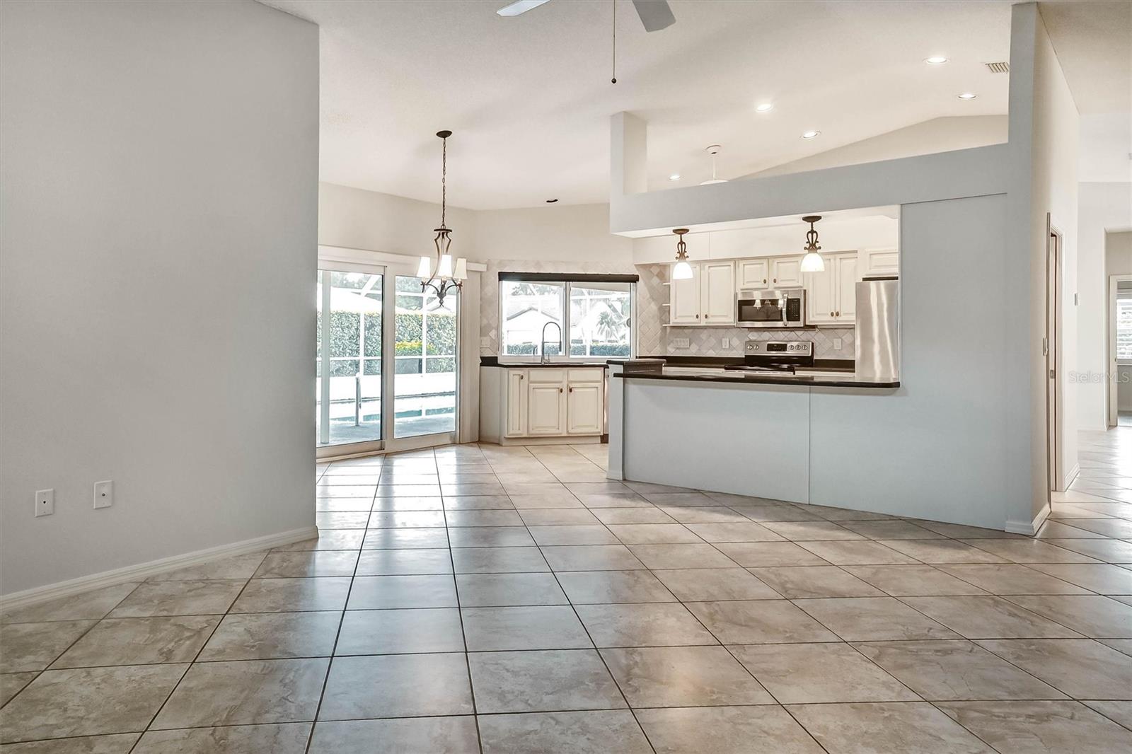 1565 WATERFORD DR — photo 15