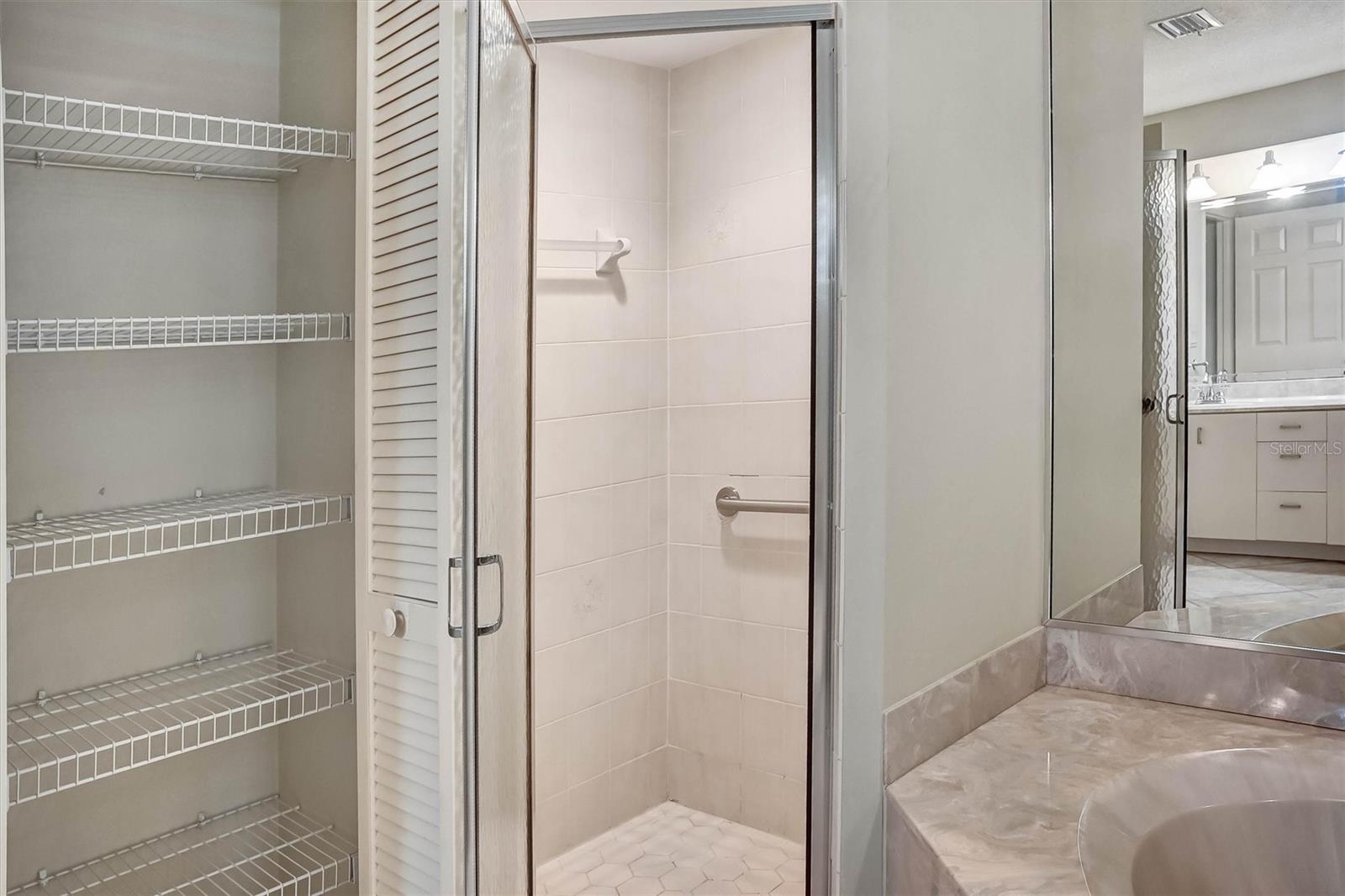 1565 WATERFORD DR — photo 25
