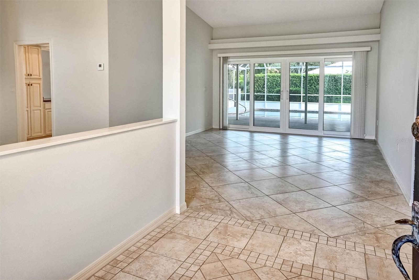 1565 WATERFORD DR — photo 20