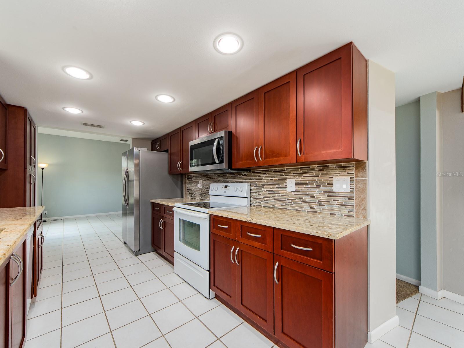 1612 MIDNIGHT PASS WAY — photo 9