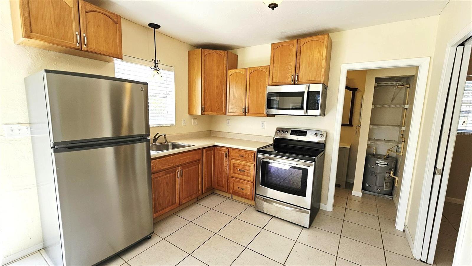865 PALM AVE #A — photo 5
