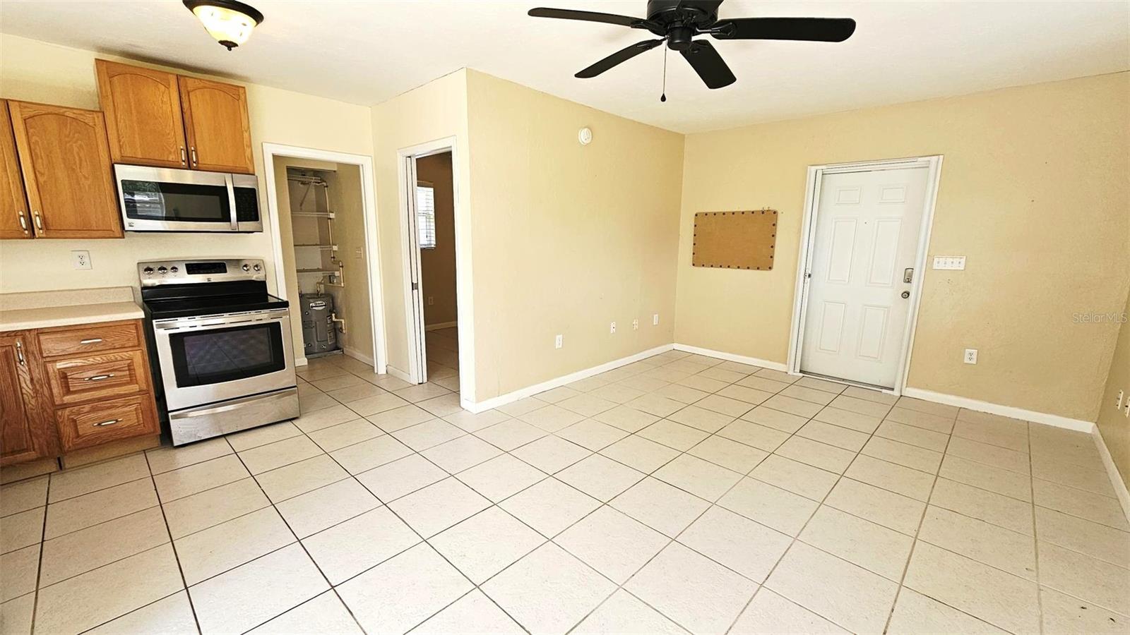 865 PALM AVE #A — photo 4