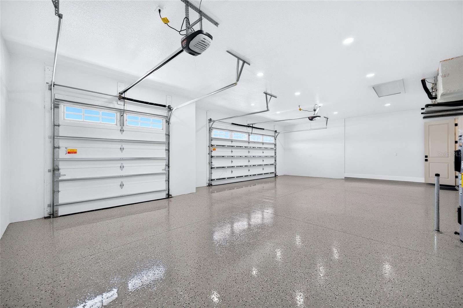 14800 MIM PL — photo 82