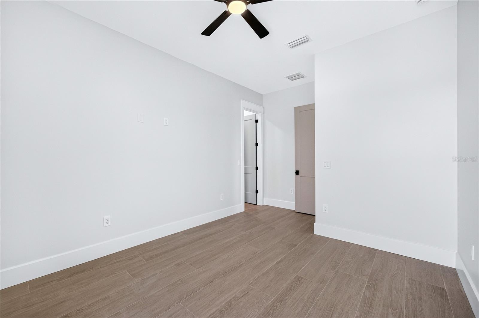 14800 MIM PL — photo 57