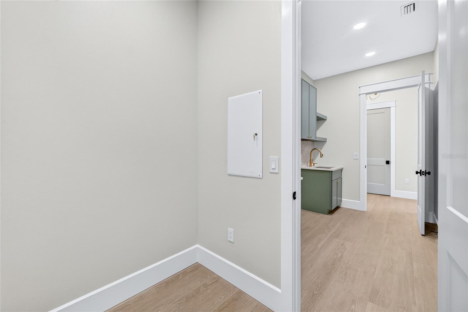 14800 MIM PL — photo 81