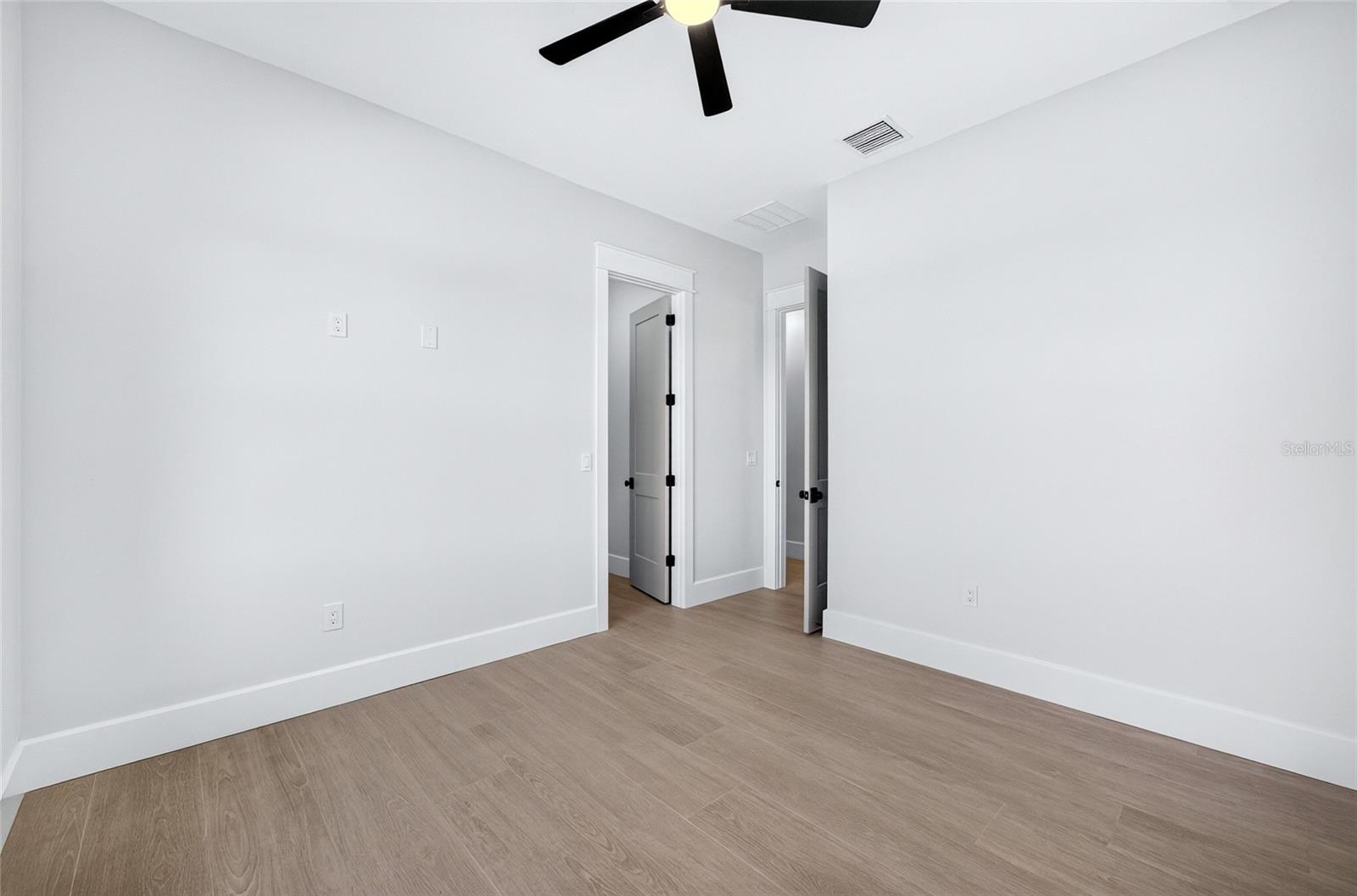 14800 MIM PL — photo 68