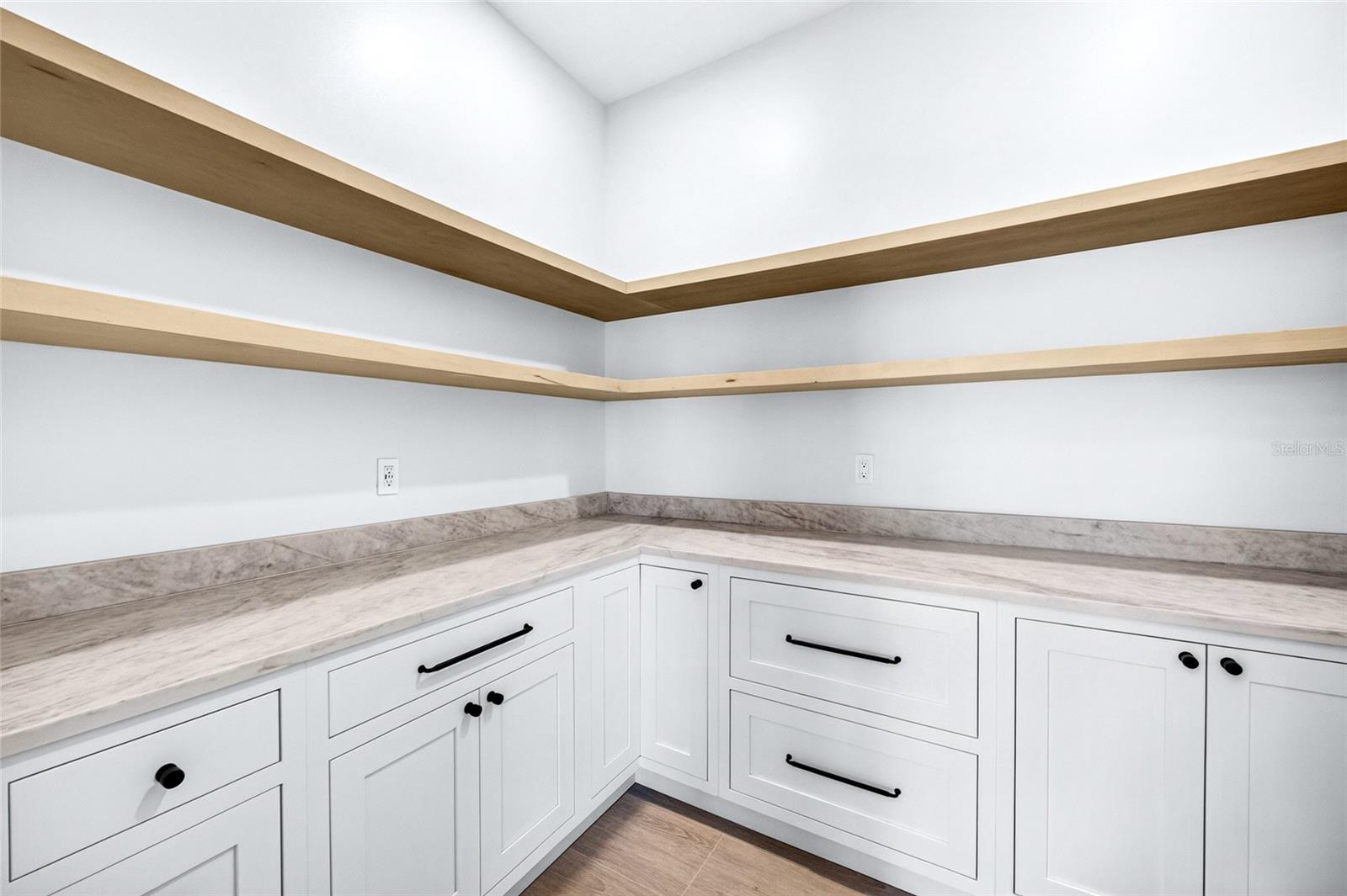 14800 MIM PL — photo 33