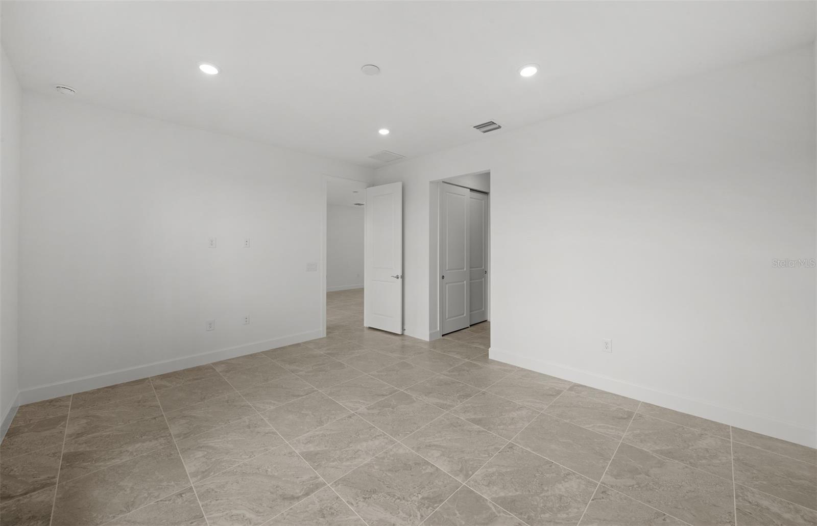18604 HARBOR SANDS PL — photo 12
