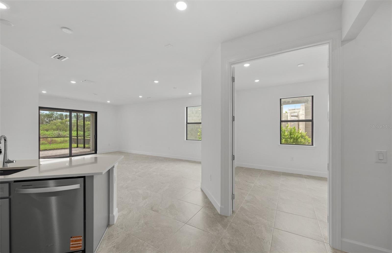 18604 HARBOR SANDS PL — photo 8