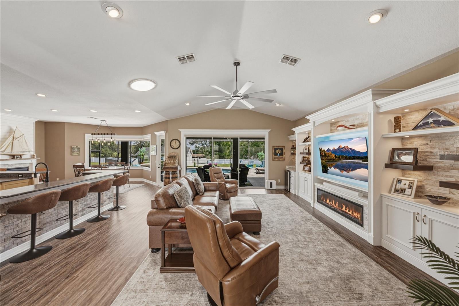 37405 HIGHRIDGE DR — photo 9