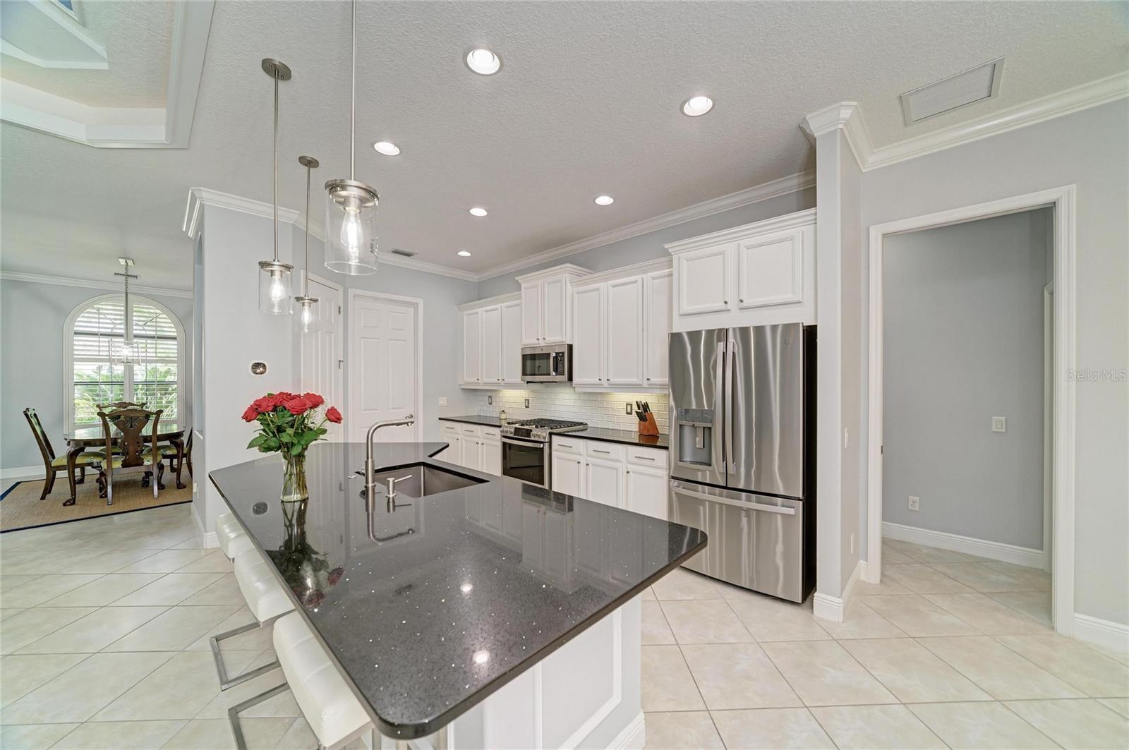 545 MAST DR — photo 25