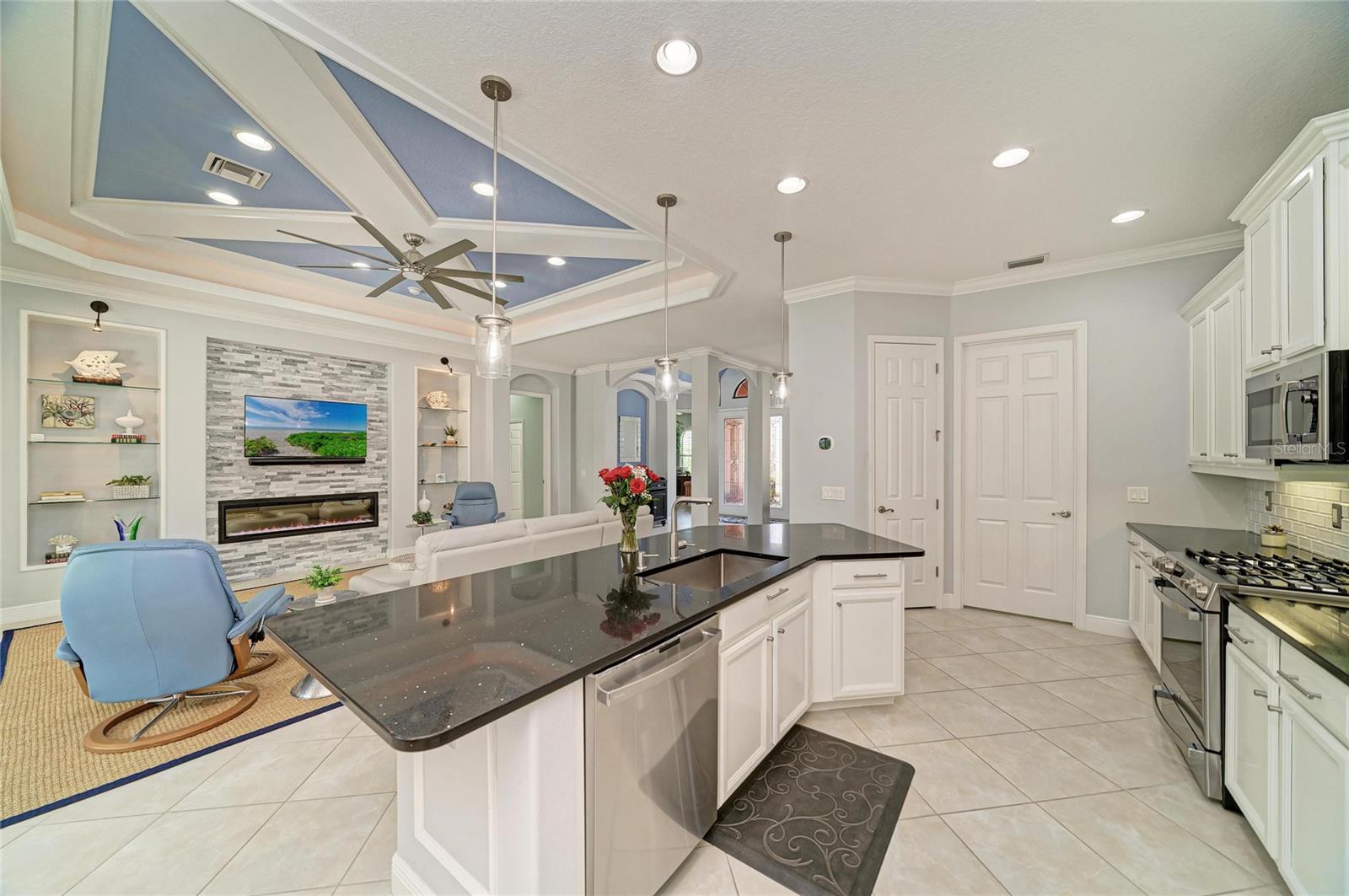 545 MAST DR — photo 27