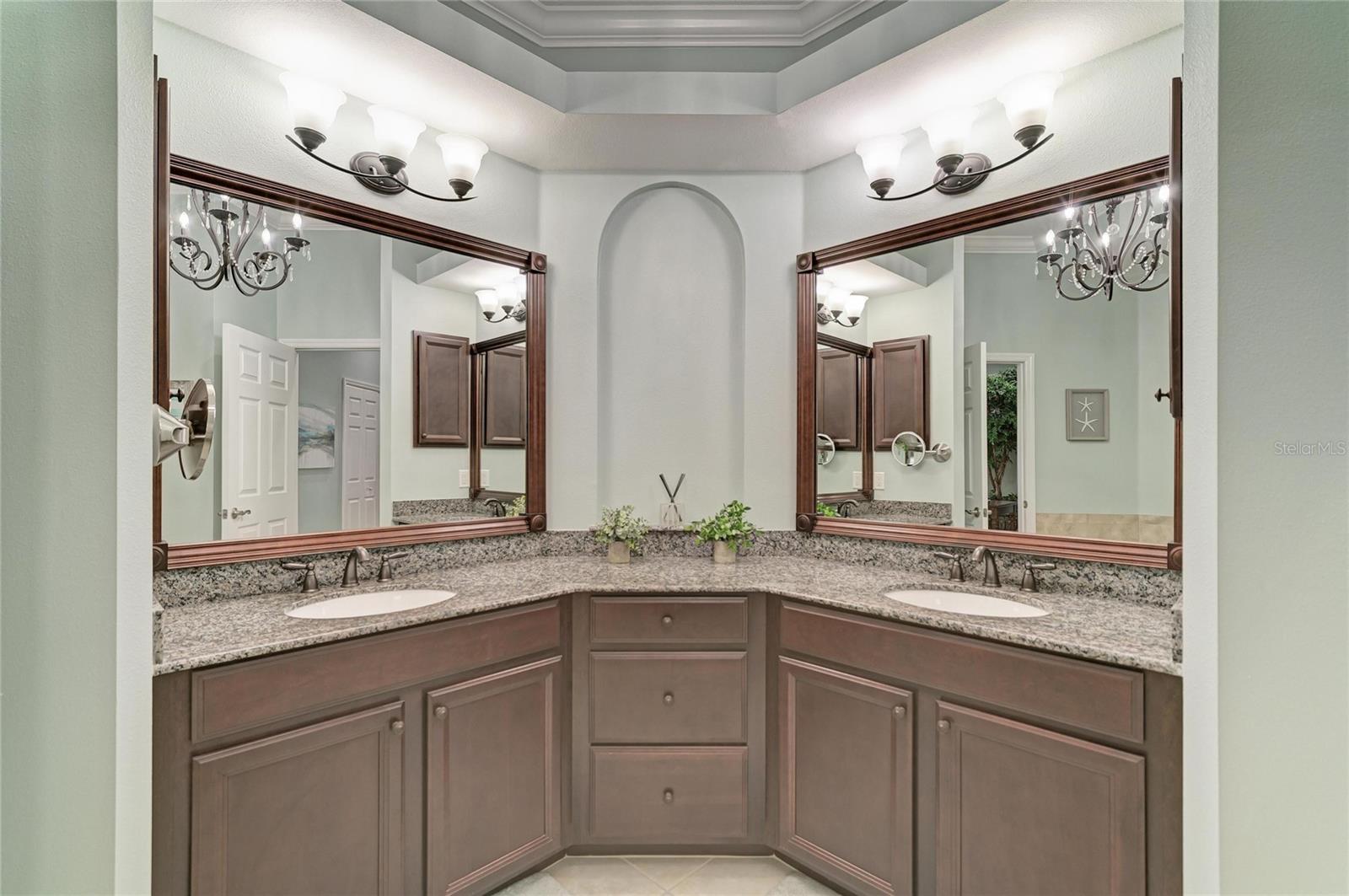 545 MAST DR — photo 44