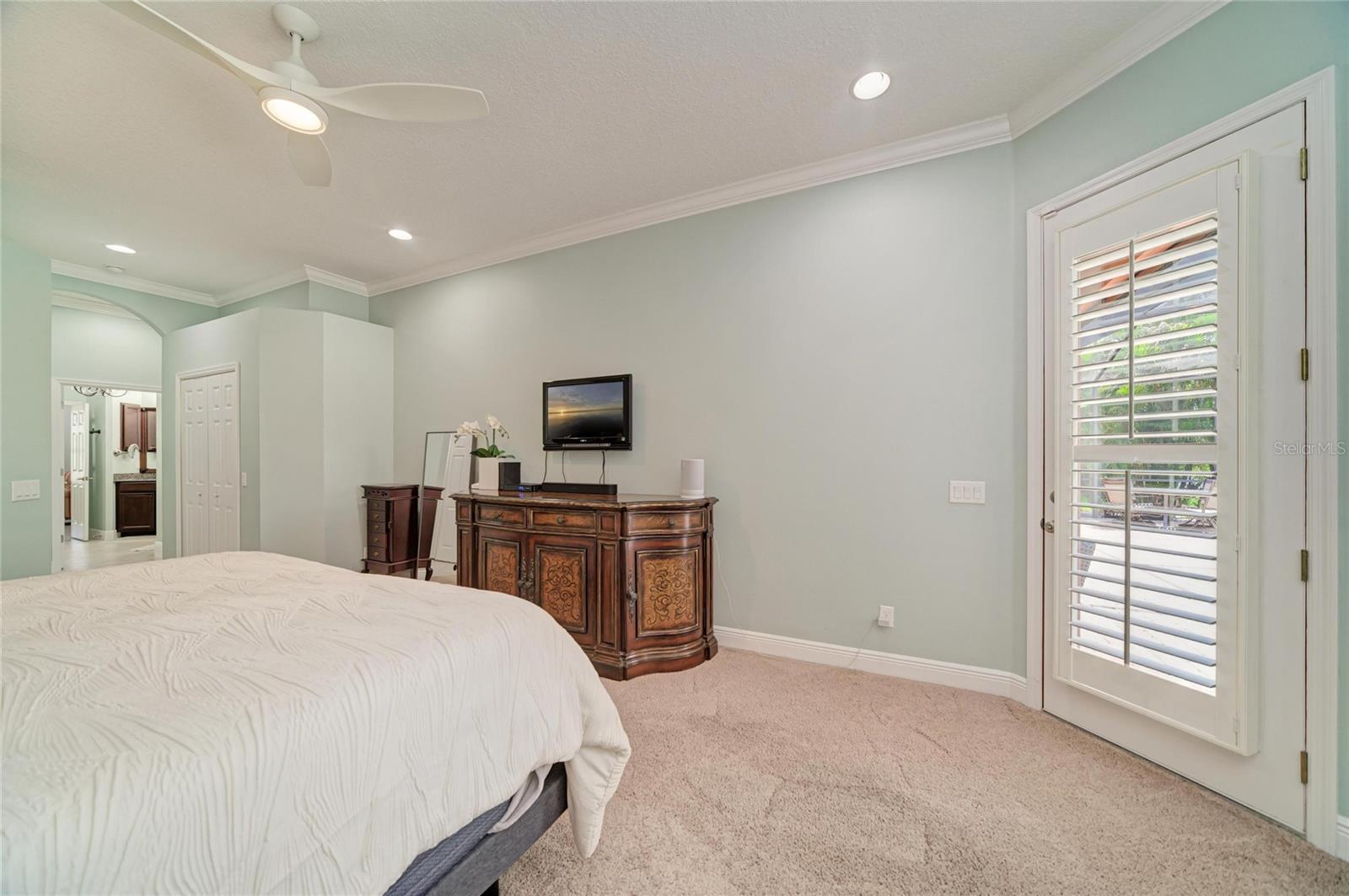 545 MAST DR — photo 42