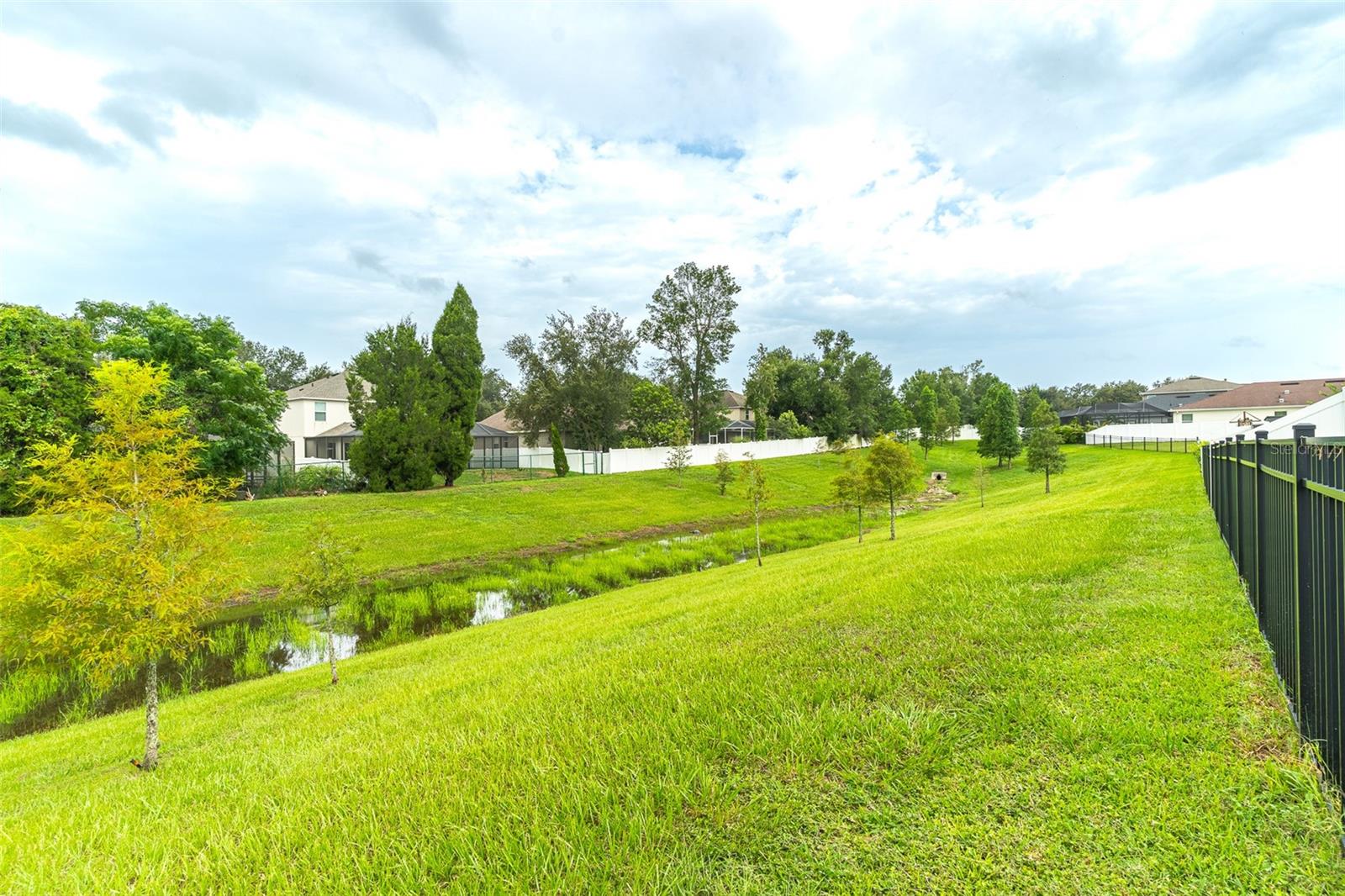 615 VALRI PARK DR — photo 24