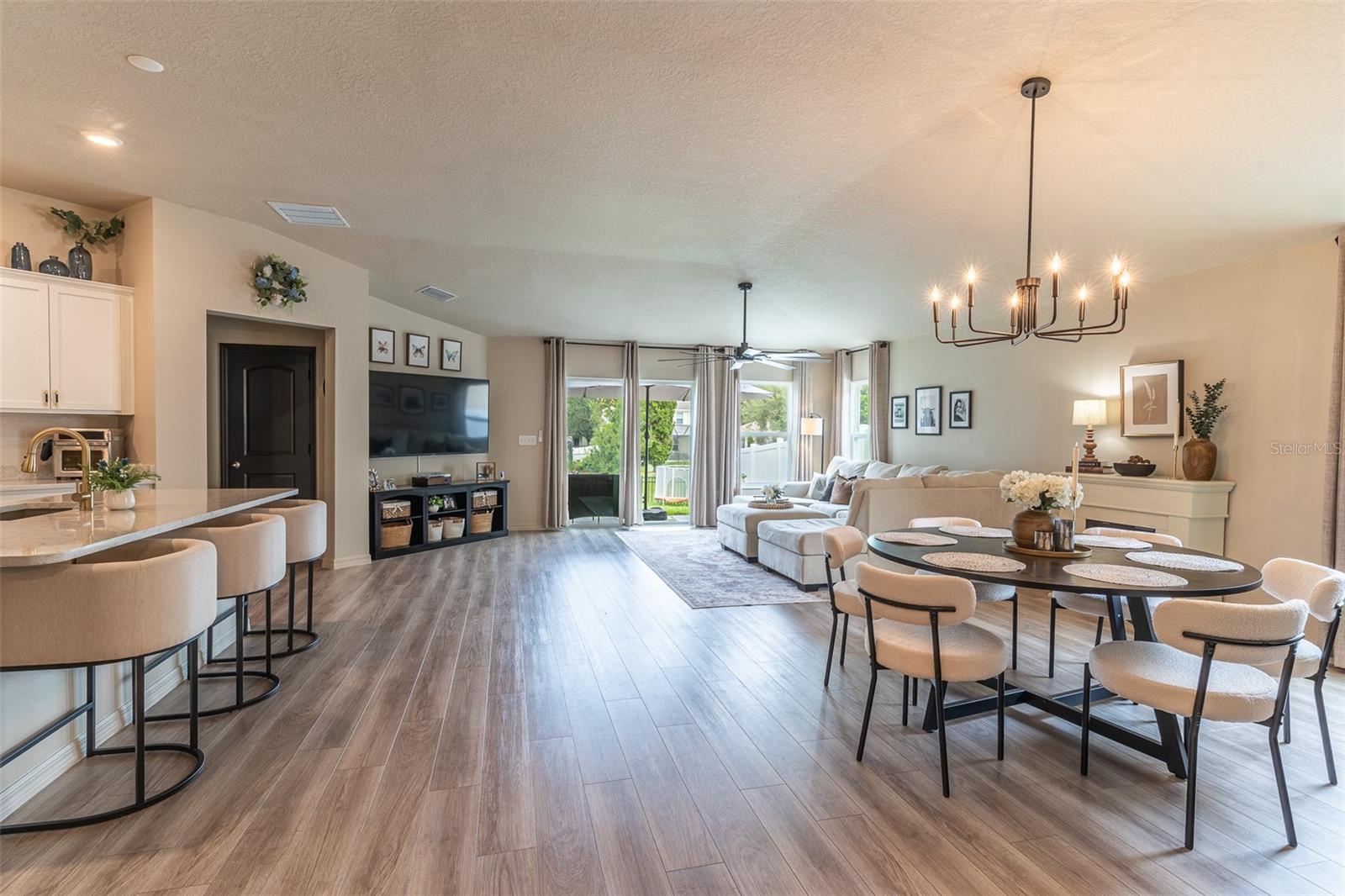615 VALRI PARK DR — photo 4