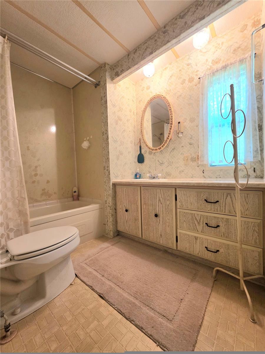 33600 ISABELLE DR — photo 36