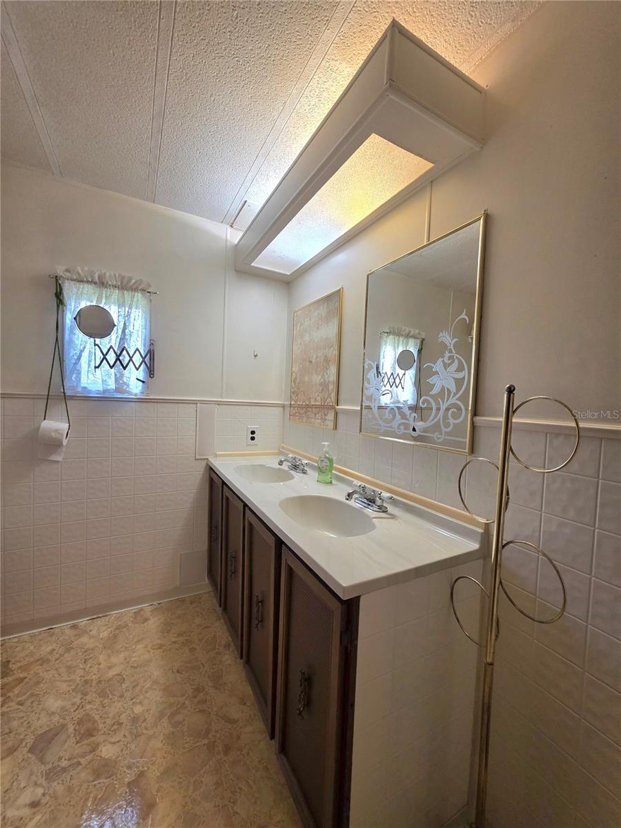 33600 ISABELLE DR — photo 24