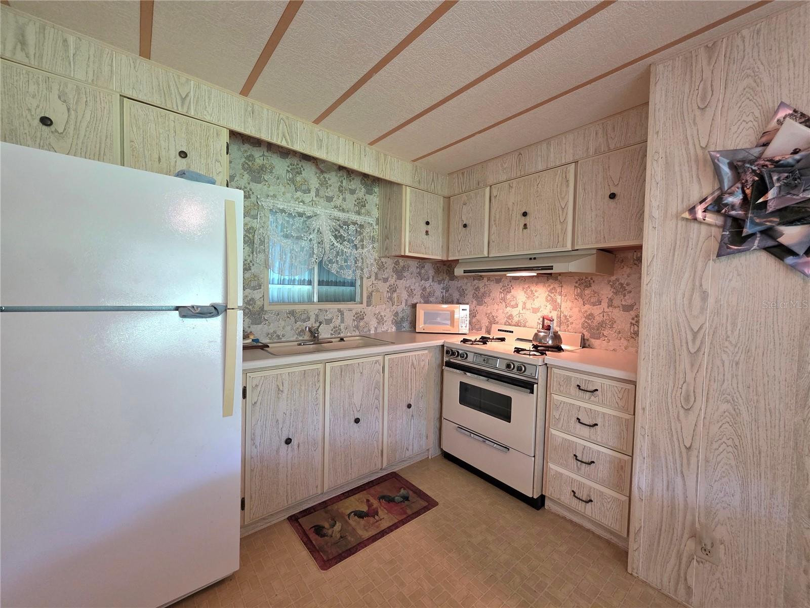 33600 ISABELLE DR — photo 35