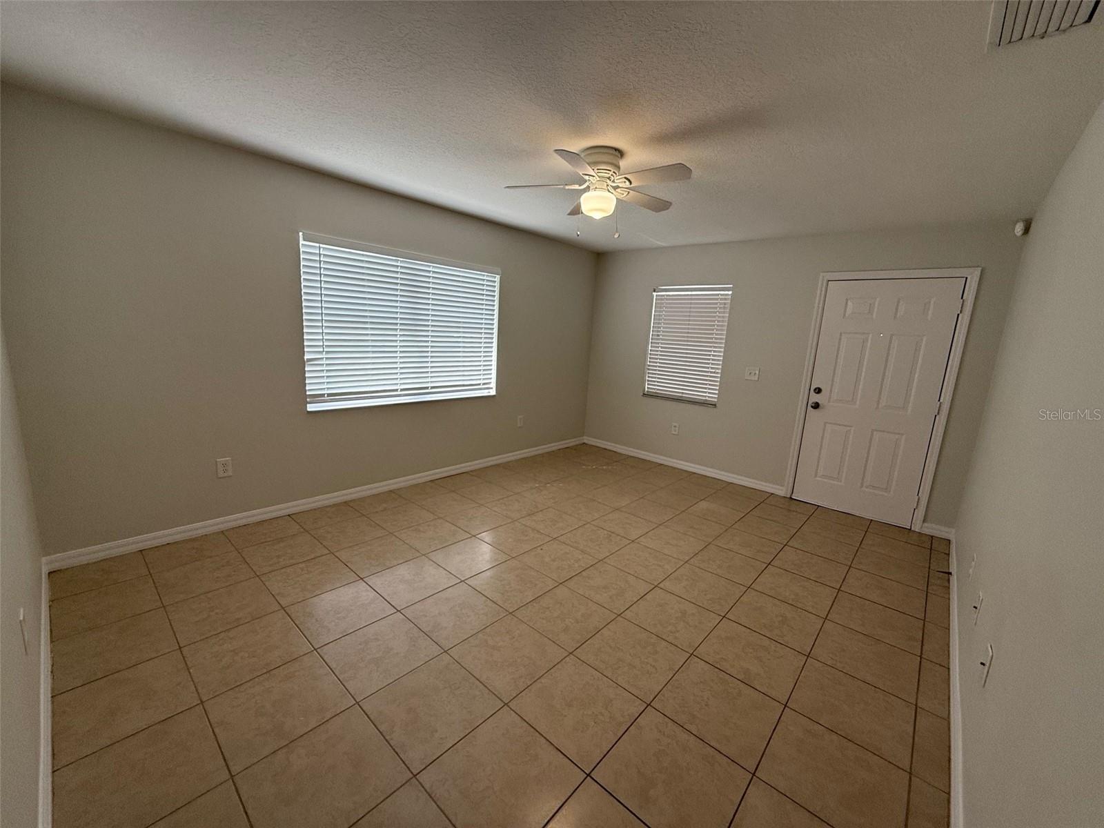1802 MARTIN LUTHER KING AVE E — photo 2