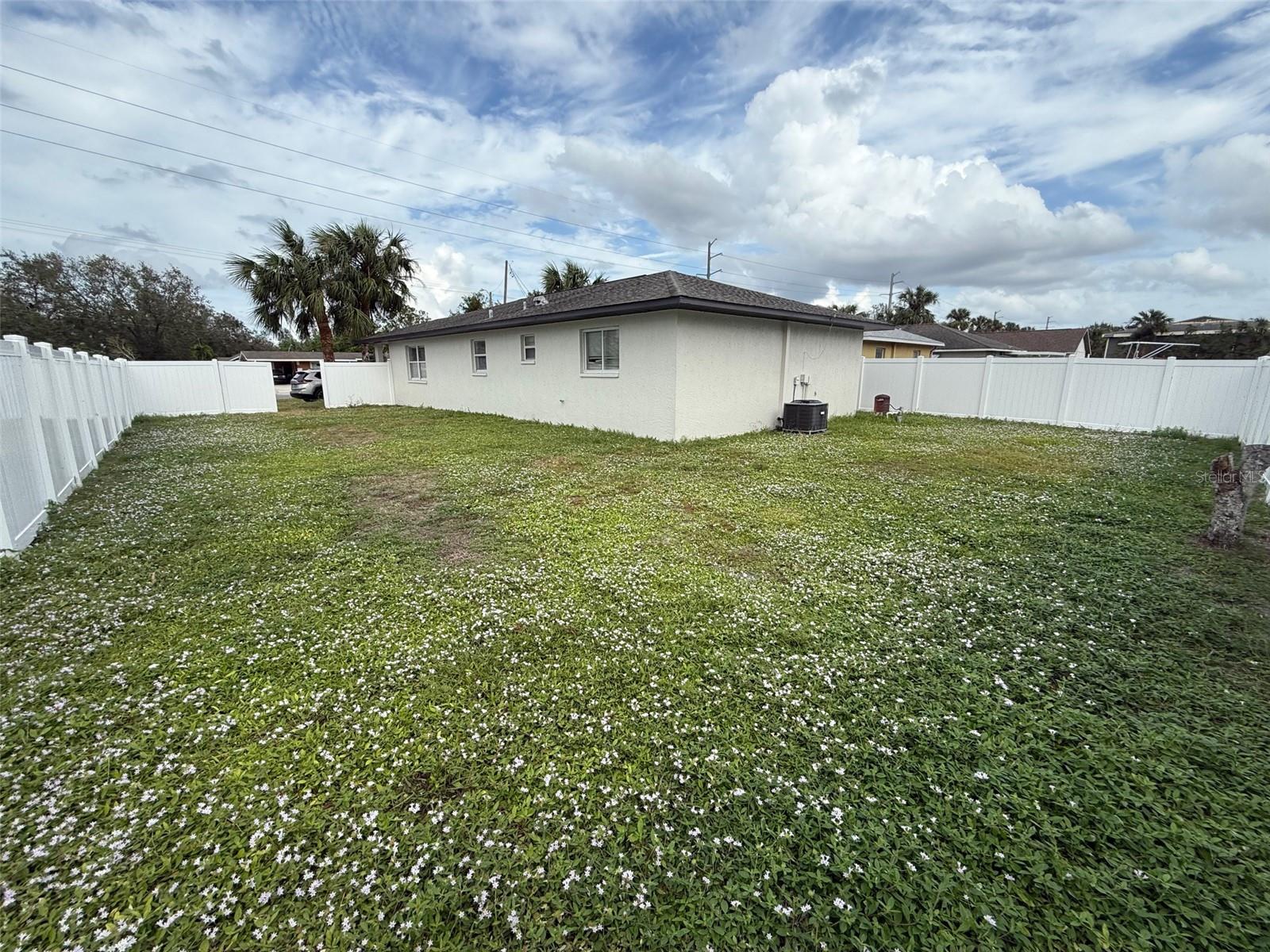 1802 MARTIN LUTHER KING AVE E — photo 10