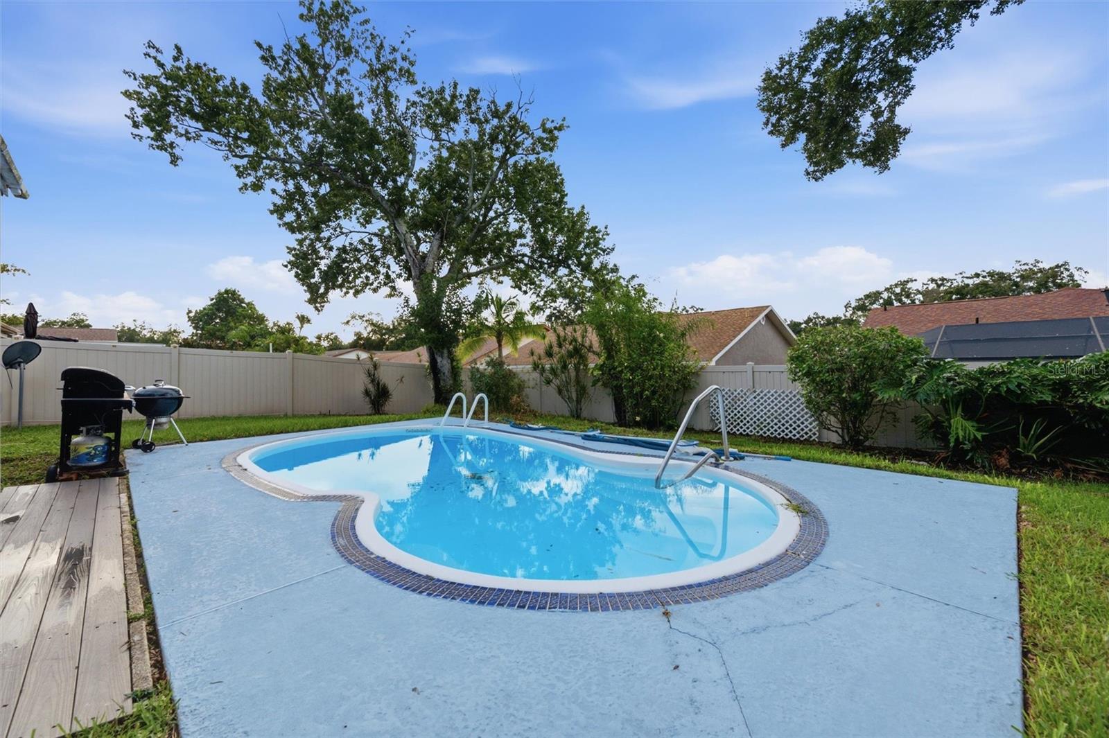 670 KIRKLAND CIR — photo 33