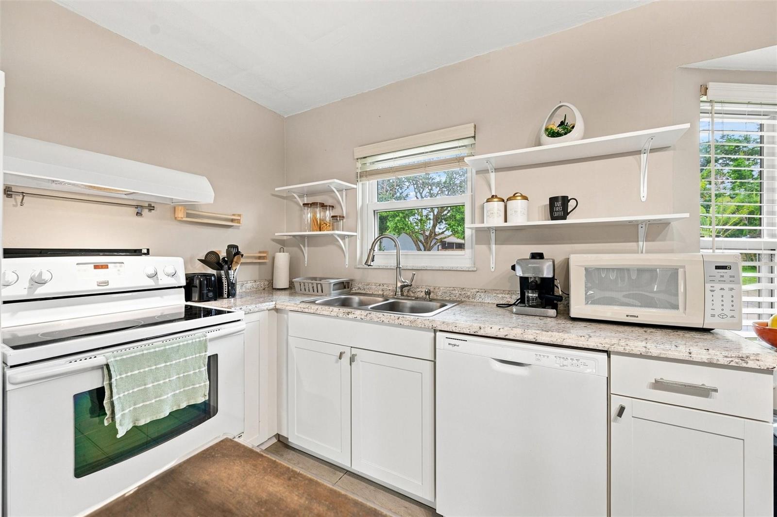 670 KIRKLAND CIR — photo 6