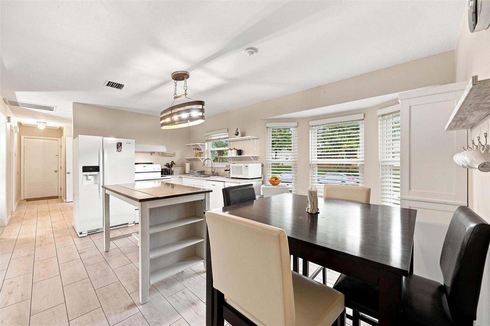 670 KIRKLAND CIR — photo 9