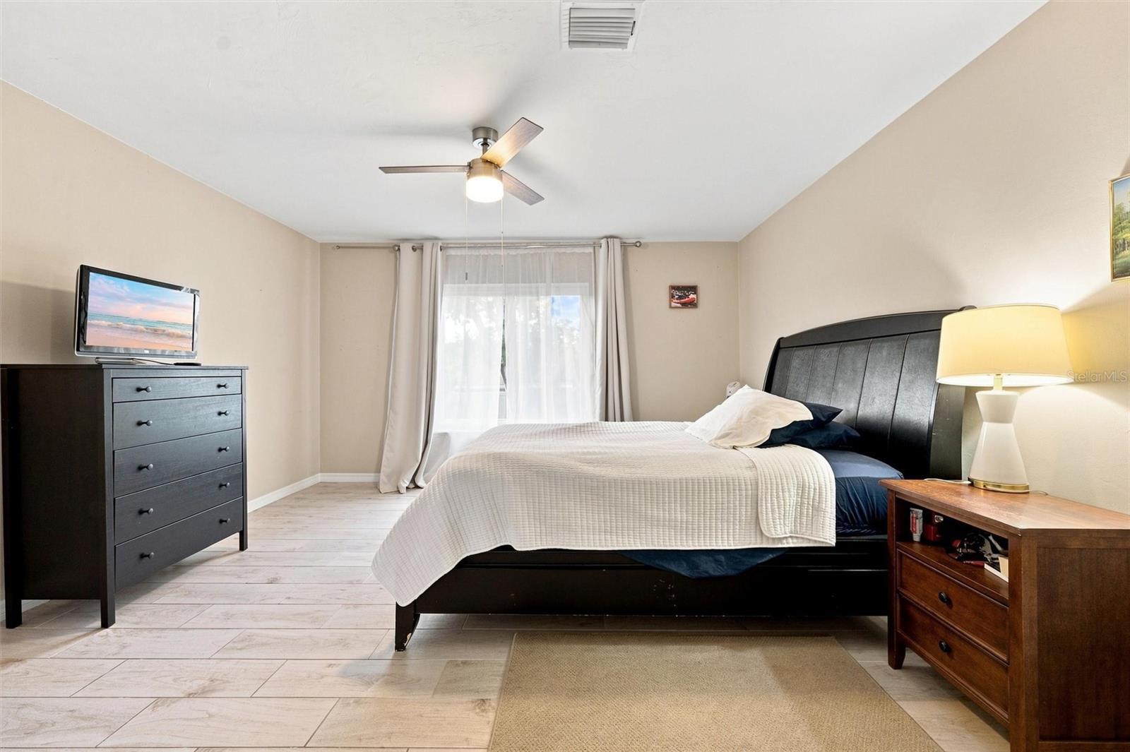 670 KIRKLAND CIR — photo 17