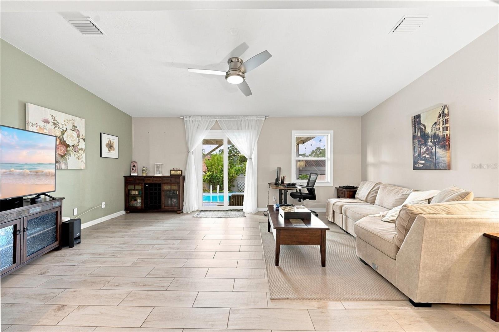670 KIRKLAND CIR — photo 3