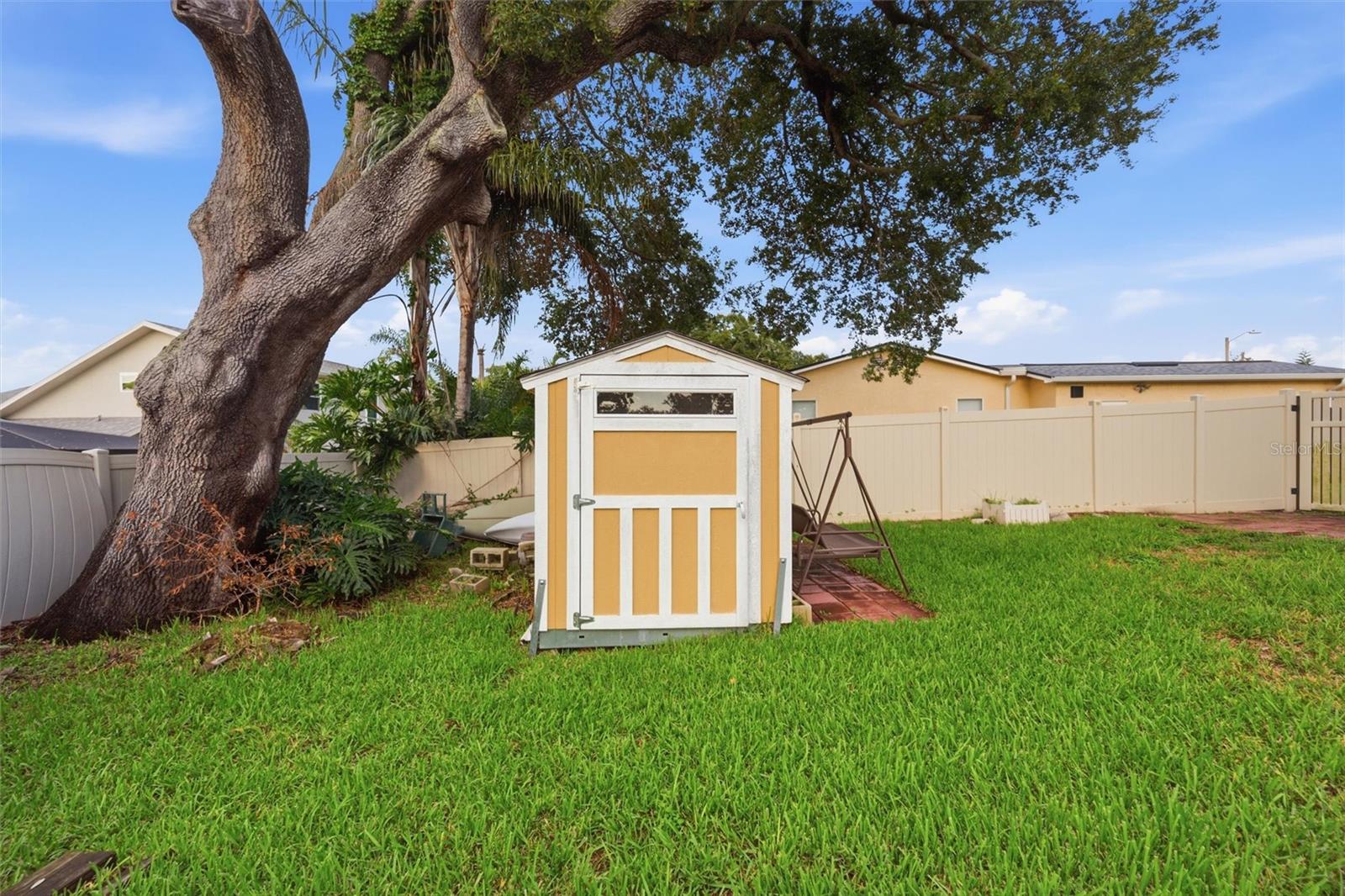 670 KIRKLAND CIR — photo 42