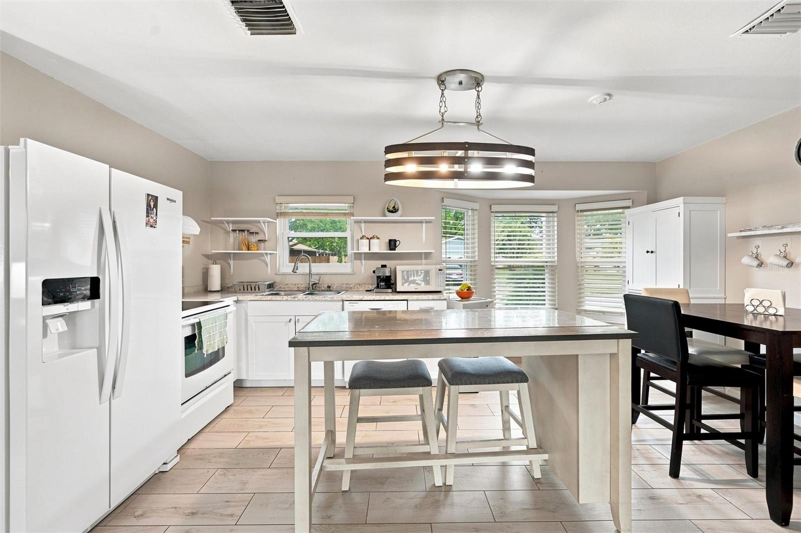 670 KIRKLAND CIR — photo 13