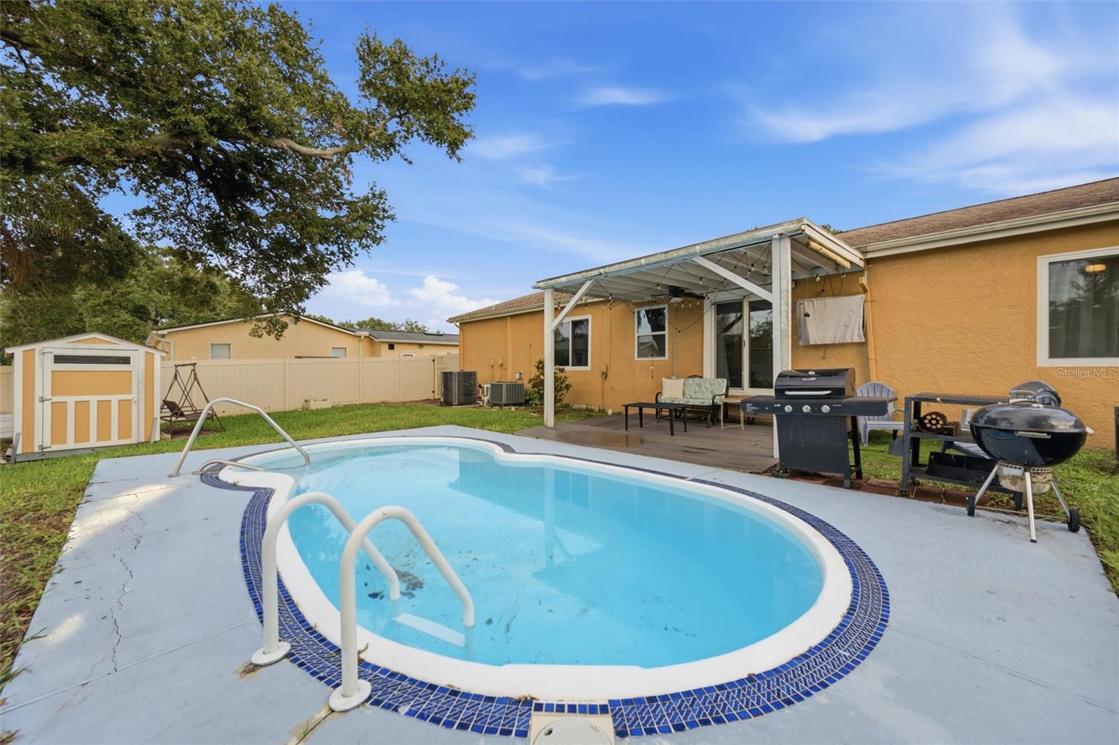 670 KIRKLAND CIR — photo 36