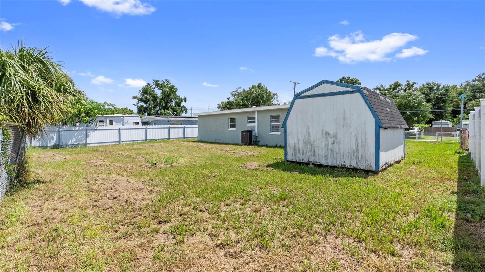 7710 CORAL VINE LN — photo 37
