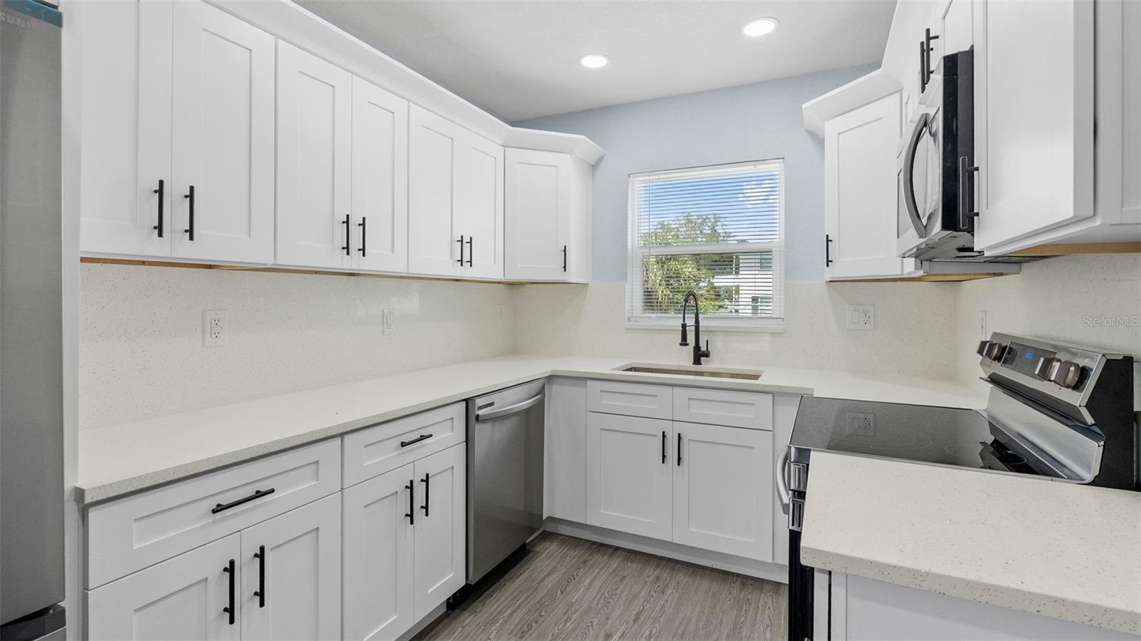 7710 CORAL VINE LN — photo 12