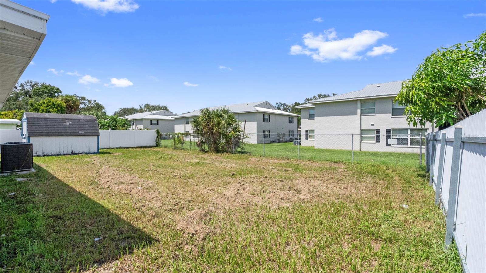 7710 CORAL VINE LN — photo 34