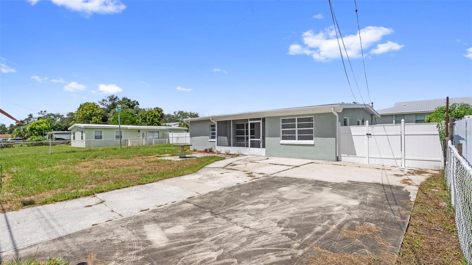 7710 CORAL VINE LN — photo 2